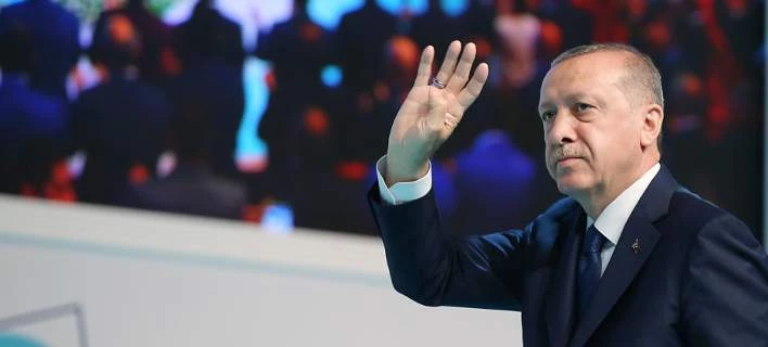 «Τρέμει» ο Ερντογάν: Ανοικτό το αποτέλεσμα της κάλπης δείχνει δημοσκόπηση του Bloomberg